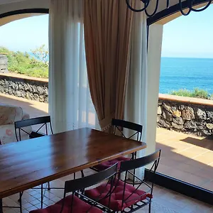 https://apartamentos-playa-de-los-roques.in-canary-islands.com